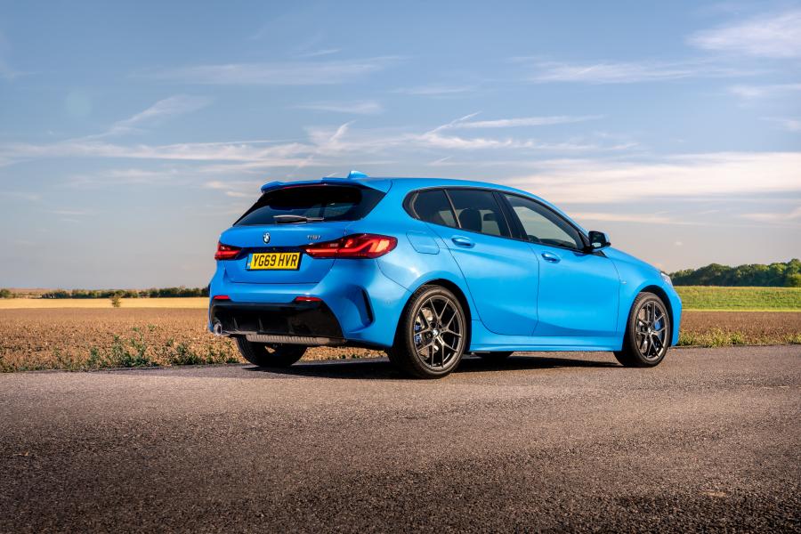  BMW 118i M Sport (F40) 2019 года  (UK) (фото 29 из 43)